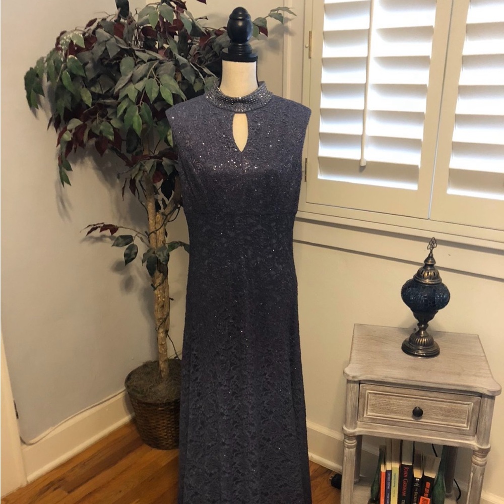 Elegant Sleeveless Black Dress